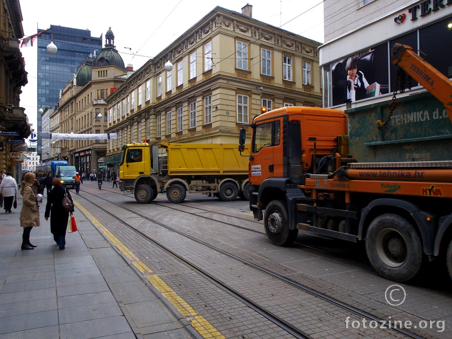 Kamioni za Varšavsku