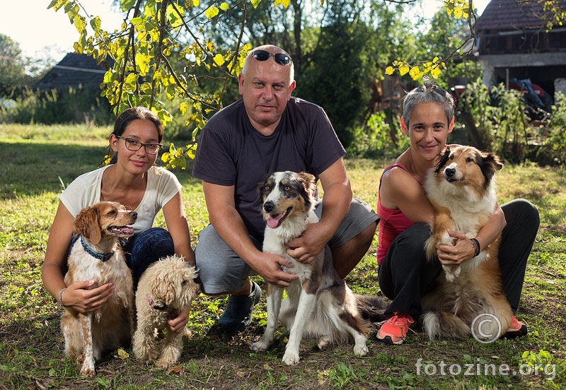 Obiteljski portret sa psima