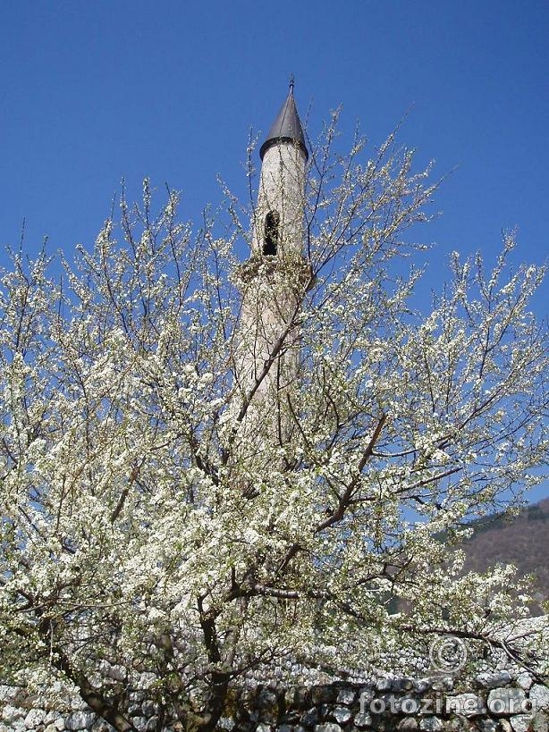 minaret kroz behar