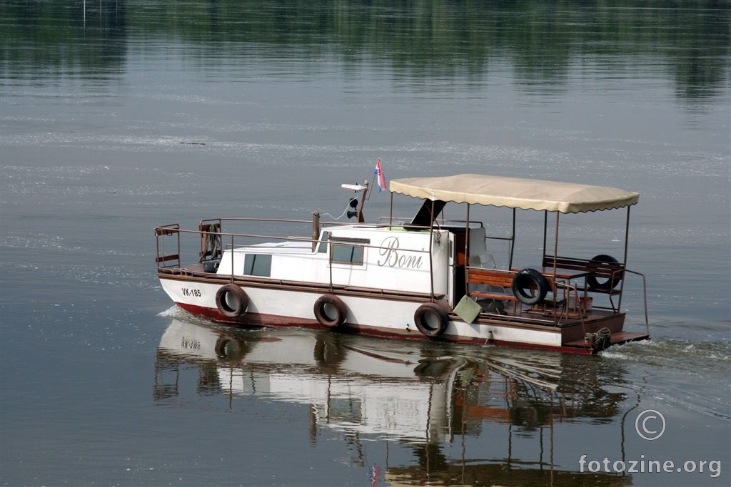Brodić na Dunavu
