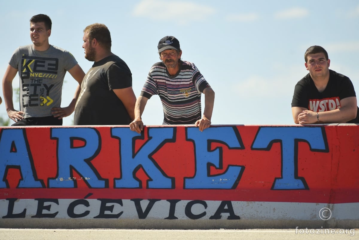 Lećevica market