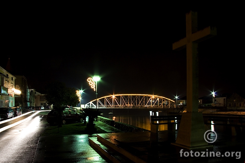 Mosti i križ