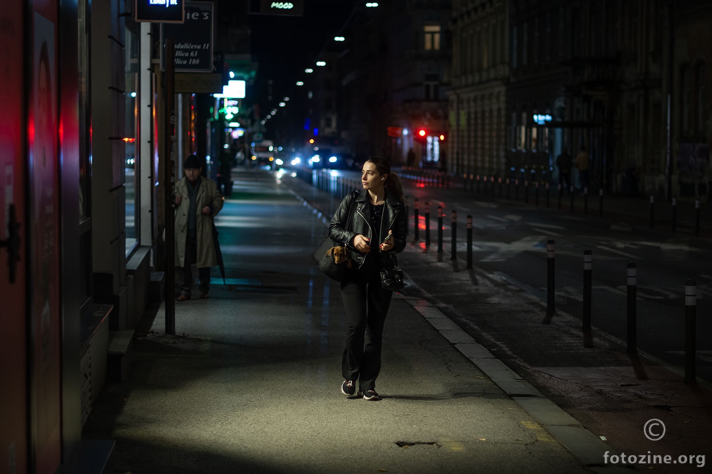 Pesek se u torbi nosi da posljedice hodanja po hladnom asfaltu ne snosi...