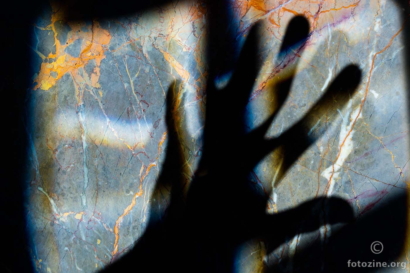 Ruka stvara što glava nagovara.