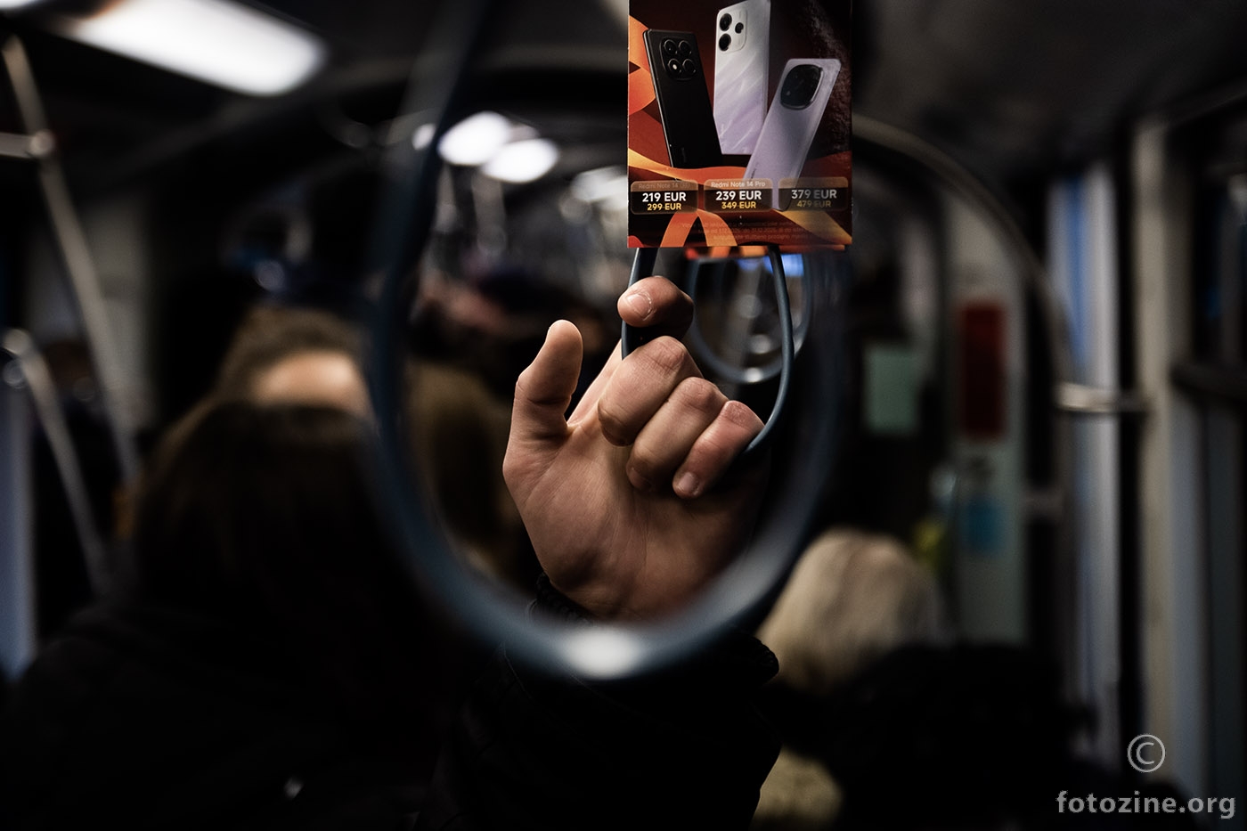 Čvrsto se za rukohvat drži jer tramvaji su sve brži...