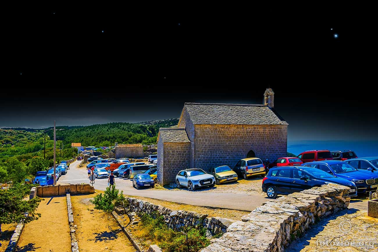 Sezonska gužva na Lubenicama, Cres, 2022.