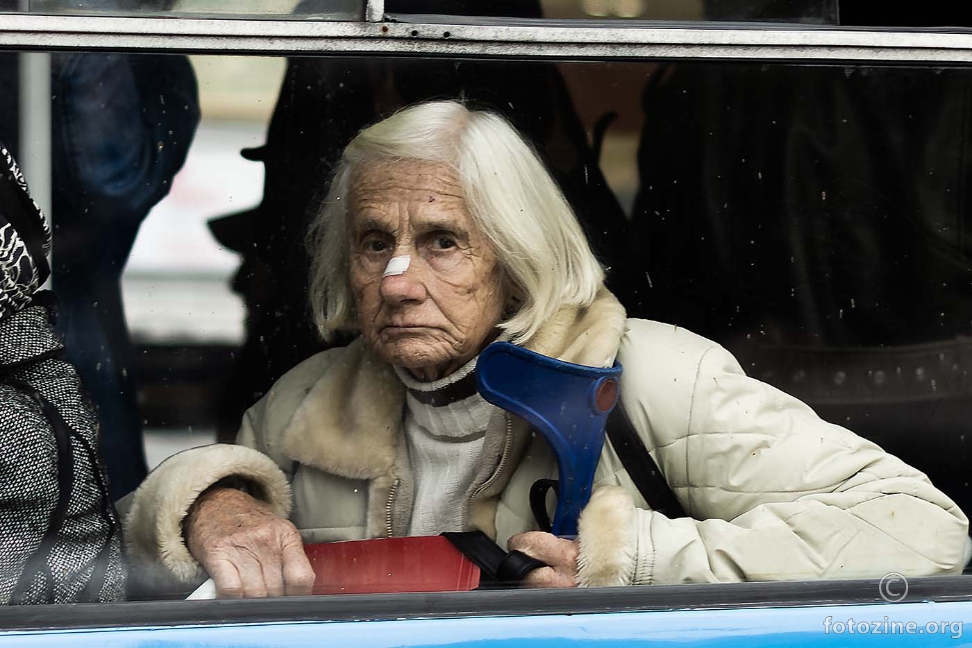 Davno bila djevojka lijepa a danas u tramvaju starica sjeda...