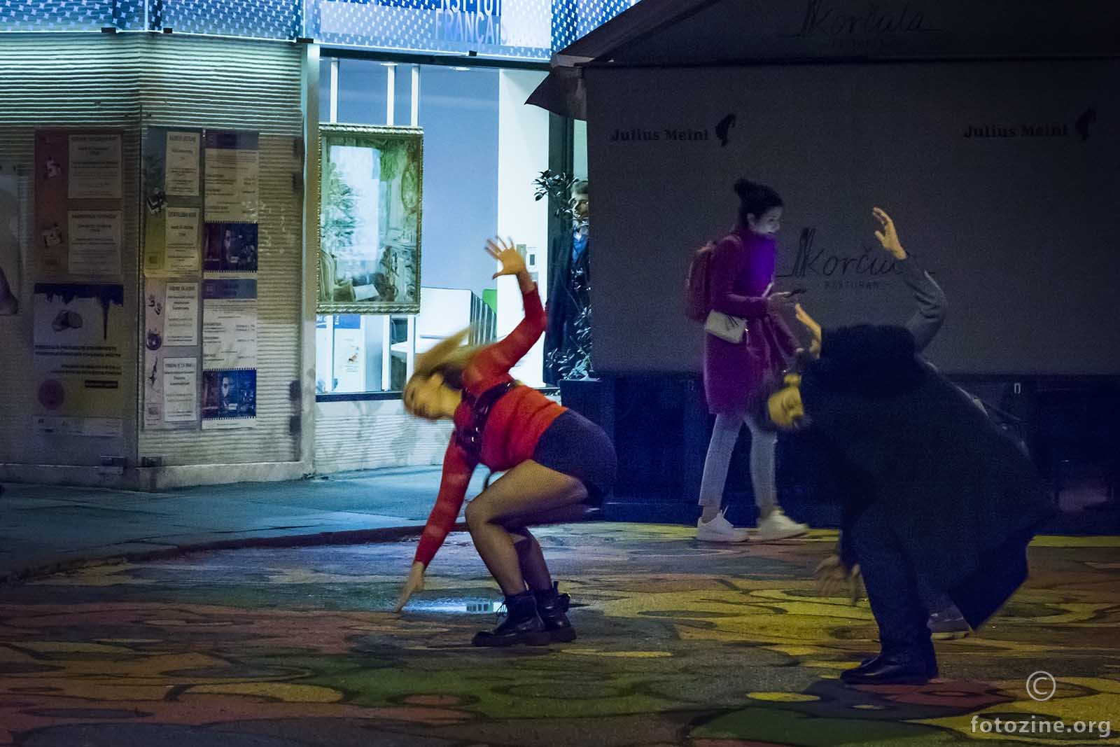 Noćni ulični ples...