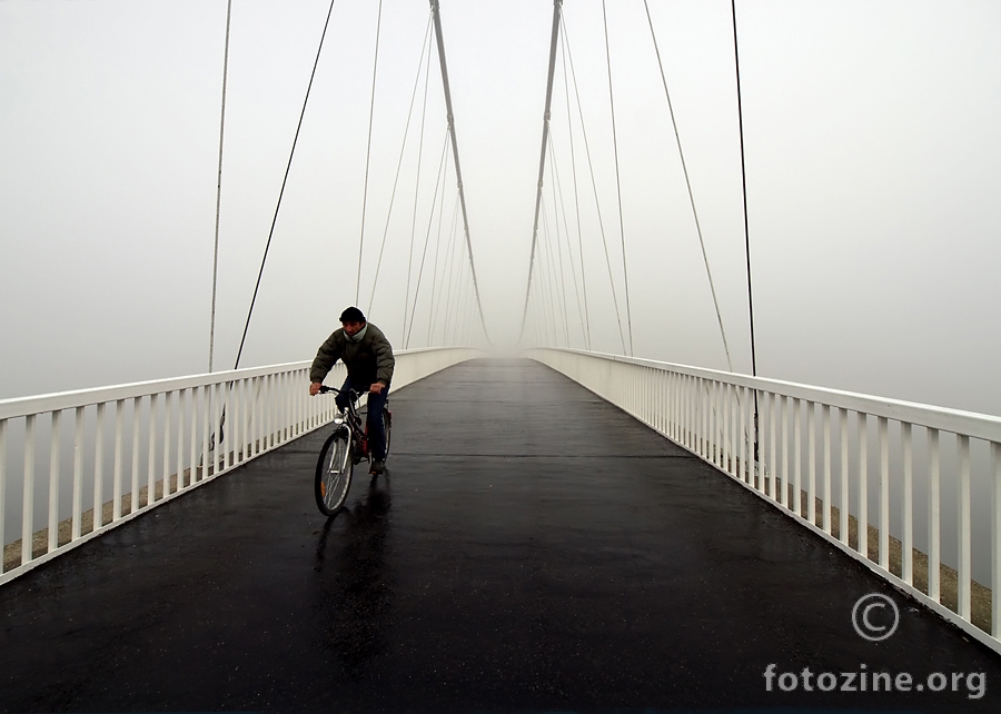 Biciklom kroz maglu