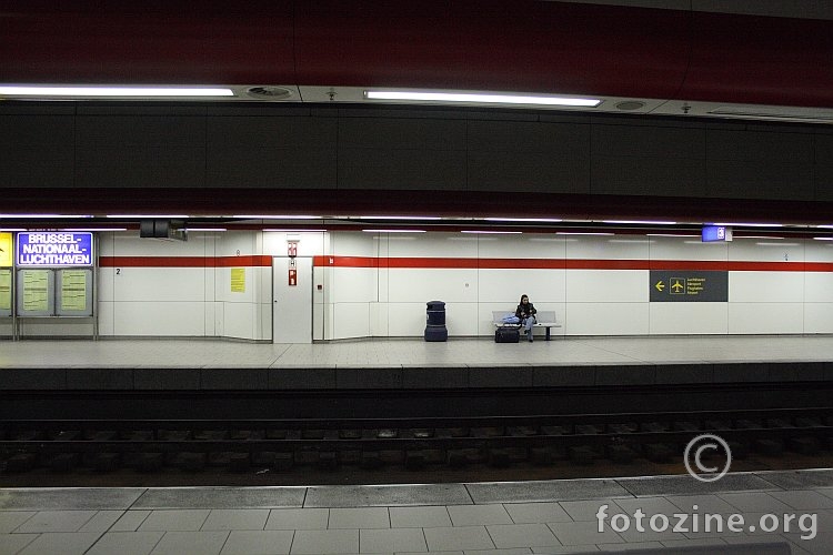 alone in the tubestation at midnight