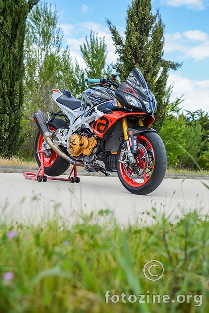 Aprilia Tuono 1100