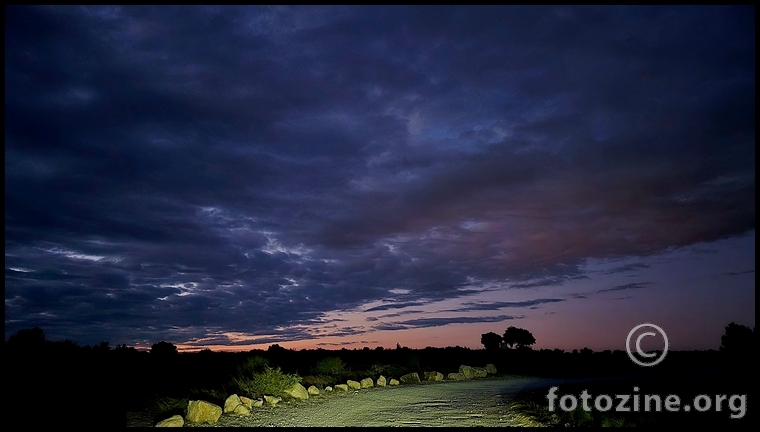 ... tamo gde je od istog vecnog tkiva i covek i njegov san...