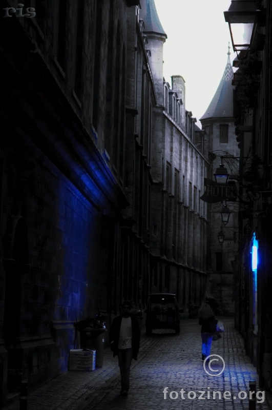 Rouen rue blue