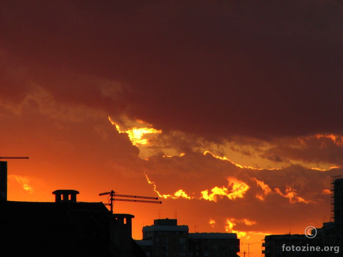 fire over zagreb 4