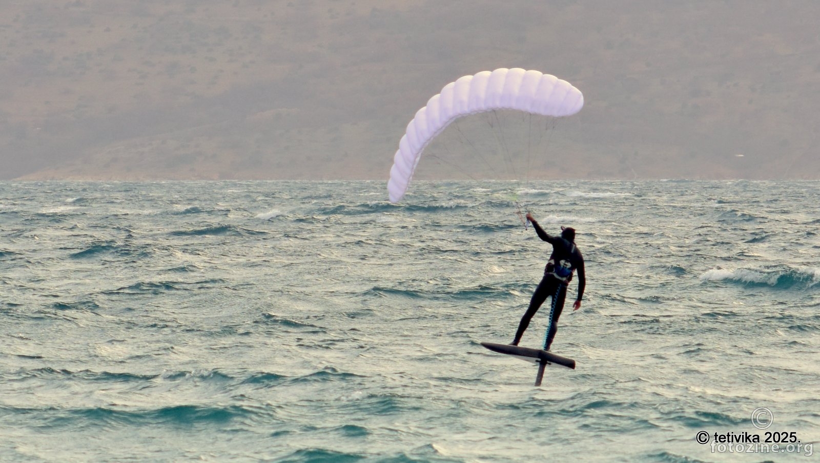 Windfoiling