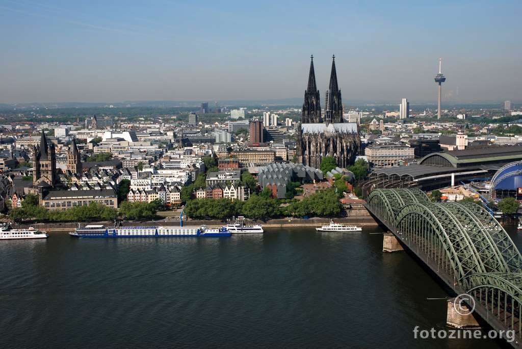 Köln, katedrala, Hohenzollernbrücke