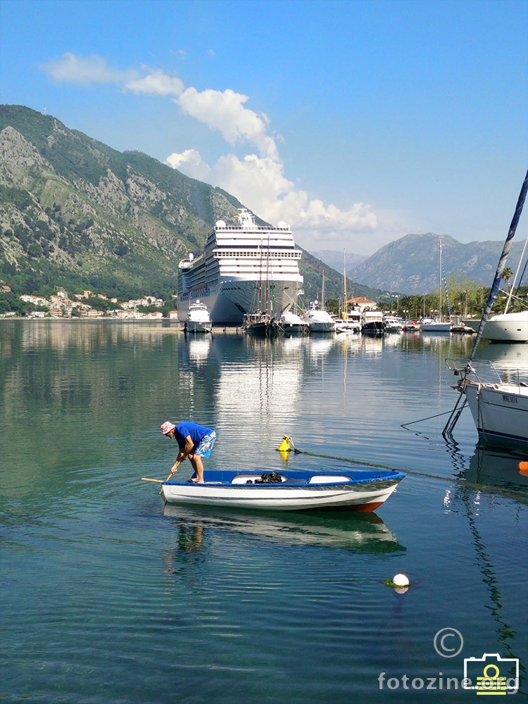 Putnicki brod "MSC Musica" u luci Kotor, 09.05.2015.