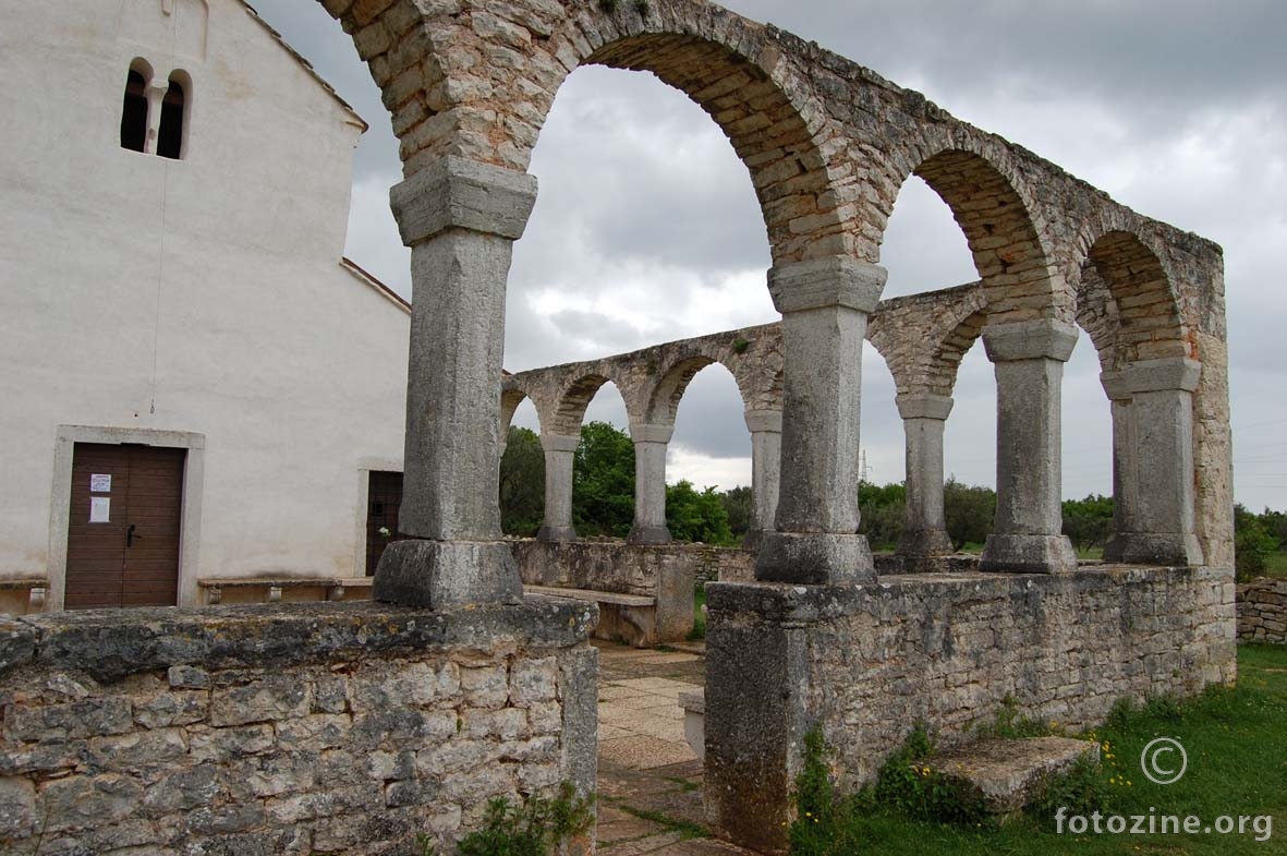 Sv. Foška - lukovi