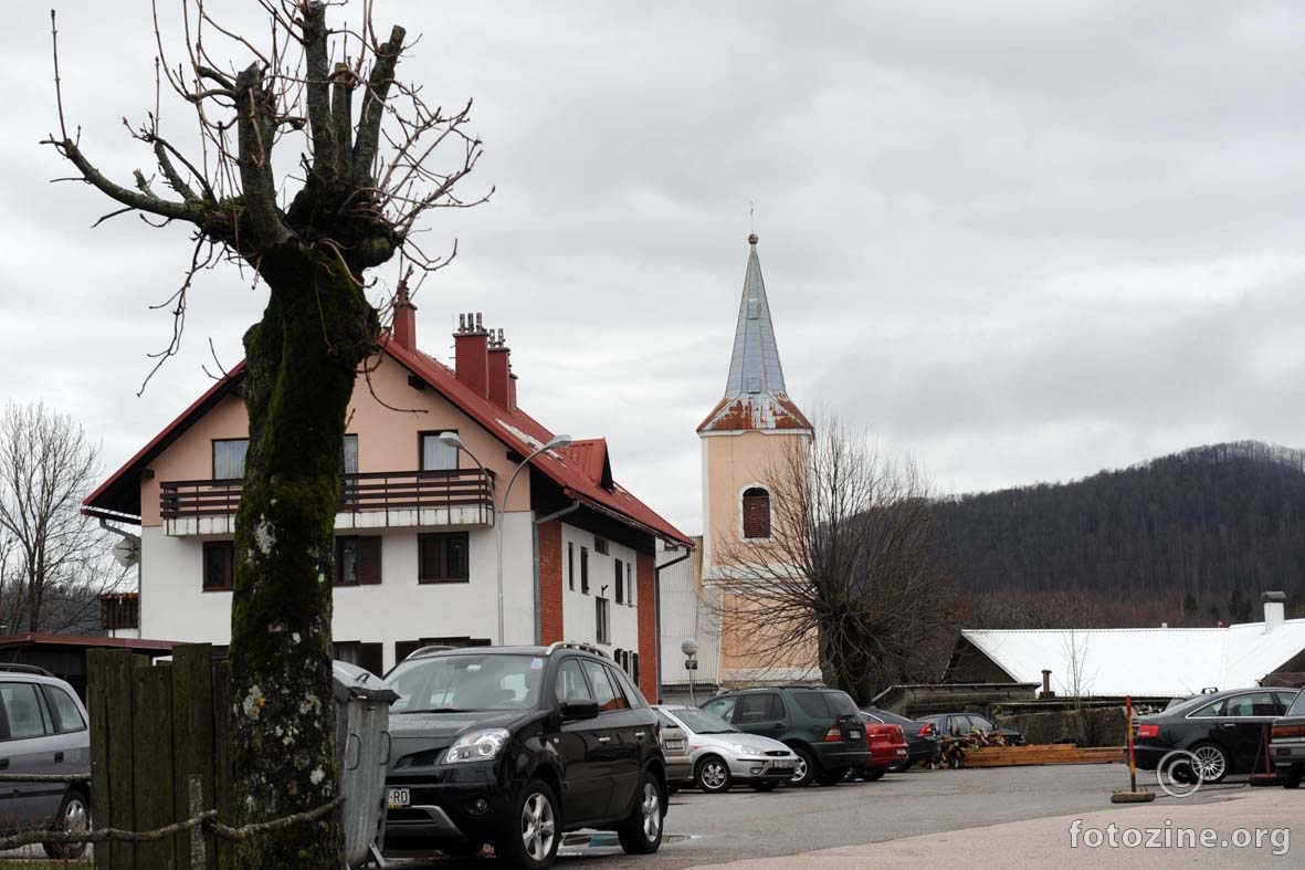 pogled prema crkvi Sv. Ante Padovanskog
