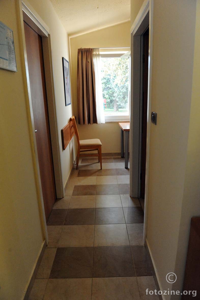 hodnik u hotelskom apartmanu