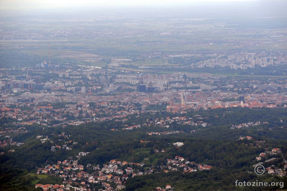 Pogled prema Zagrebu sa Sljemena