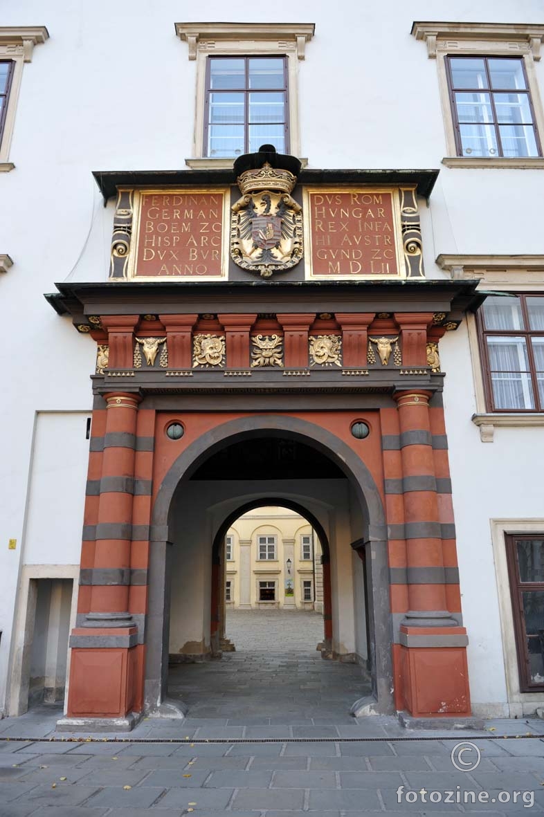 Hofburg - zlatna vrata