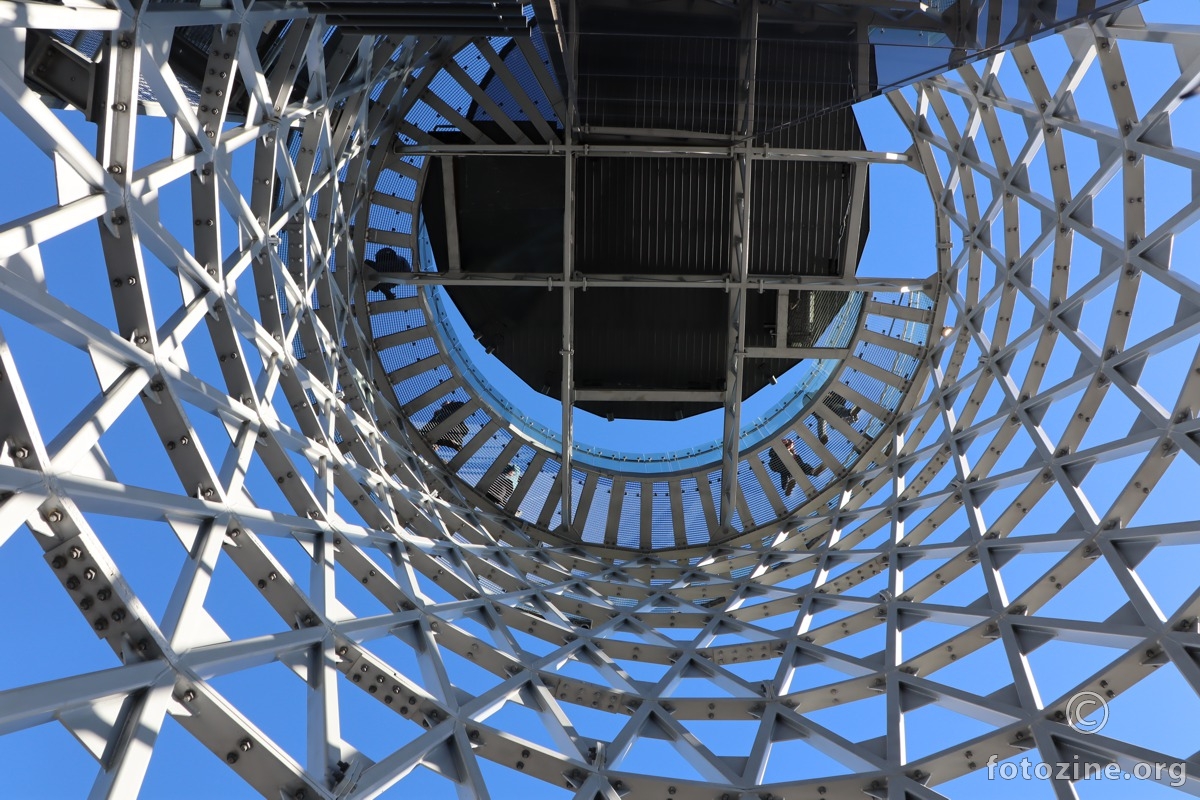 osmatračnica odozdo