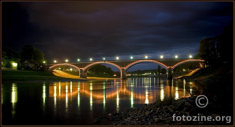 Stari most na Kupi