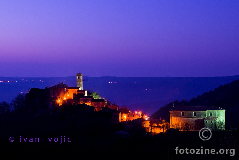 U modroj zori...