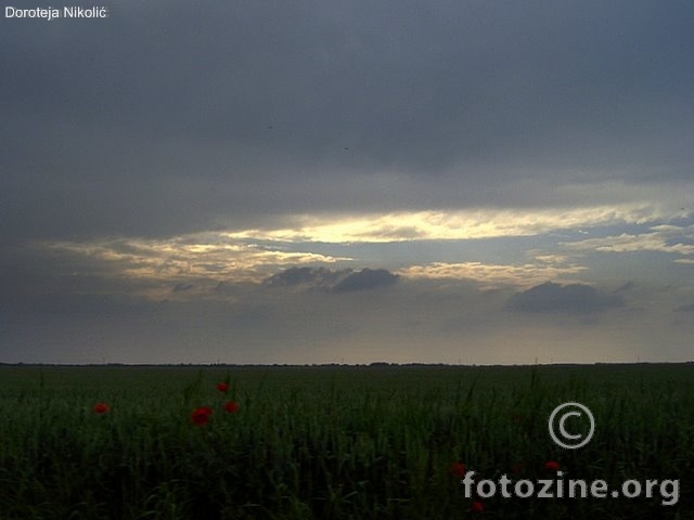 Nebo nad poljima Slavonije