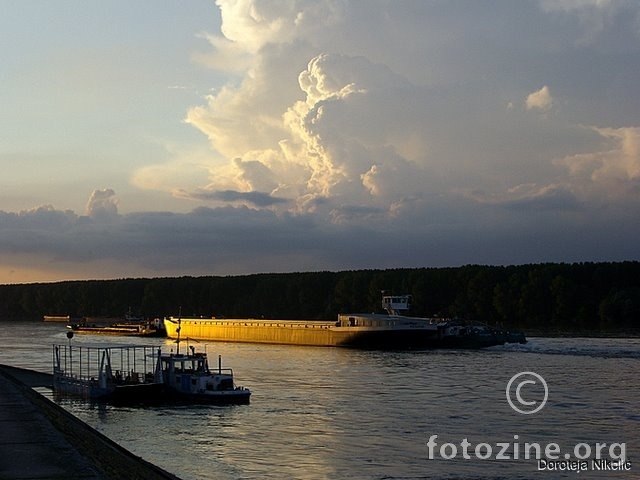 Dunav u predvečerje 