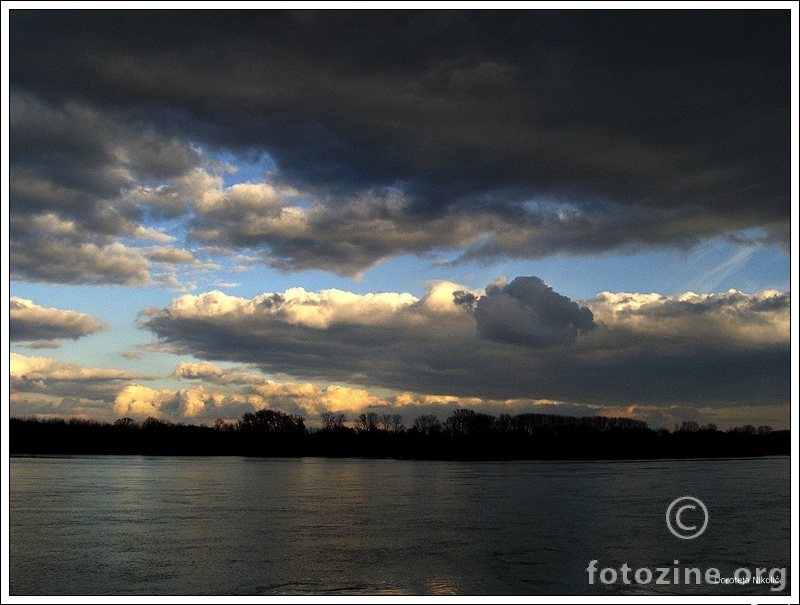 Oblaci nad Dunavom