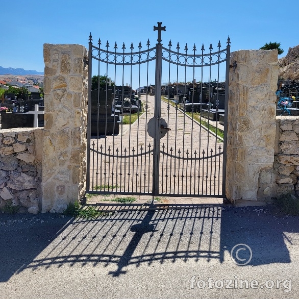 Knock-knock-knockin' on heaven's door