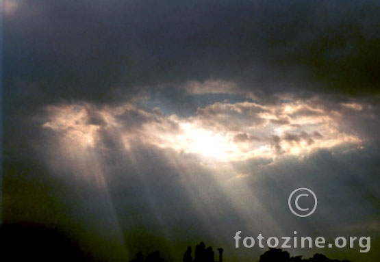 Nebo iznad Velesajma 2001.