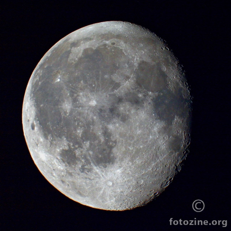 Luna (2-v2)
