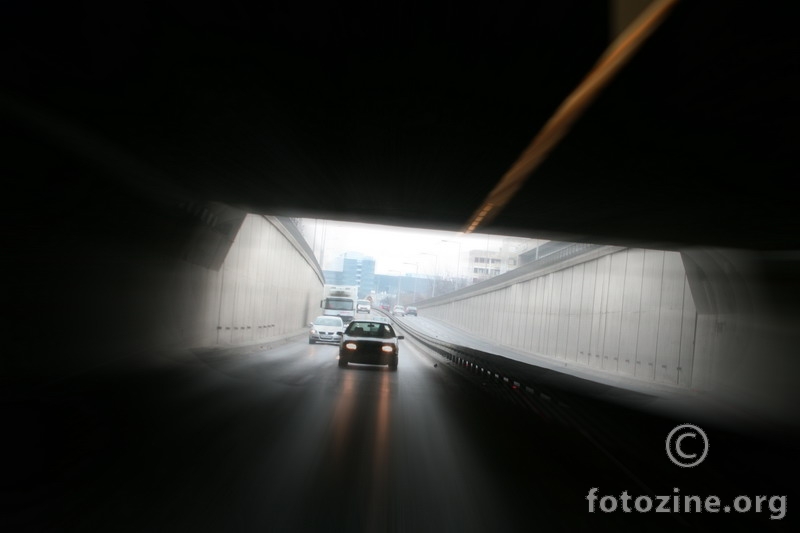 U tunelu2