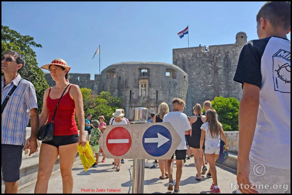 MORAM PITATI, A ŠTO S ONIMA KOJI PROMETNE ZNAKOVE NE ZNAJU ČITATI BY ŽT