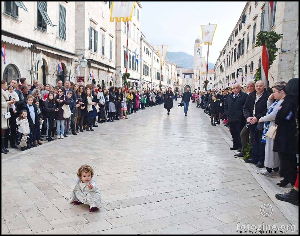 SLUŠAJ TI, ZA KOJU GODINU ĆU I JA SAMA U PROCESIJI HODITI BY ŽT