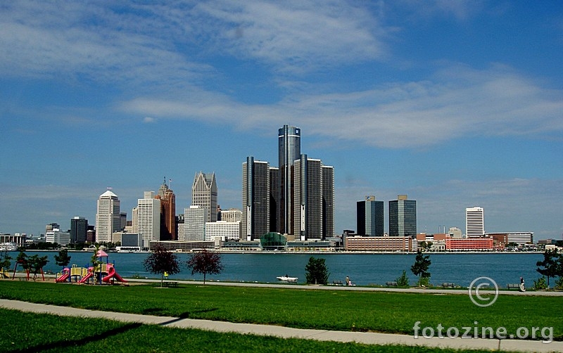 Detroit i GM (posrnuli div)