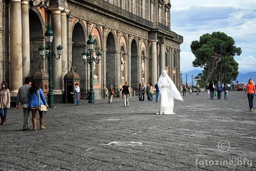 Piazza del Plebiscito, Napulj