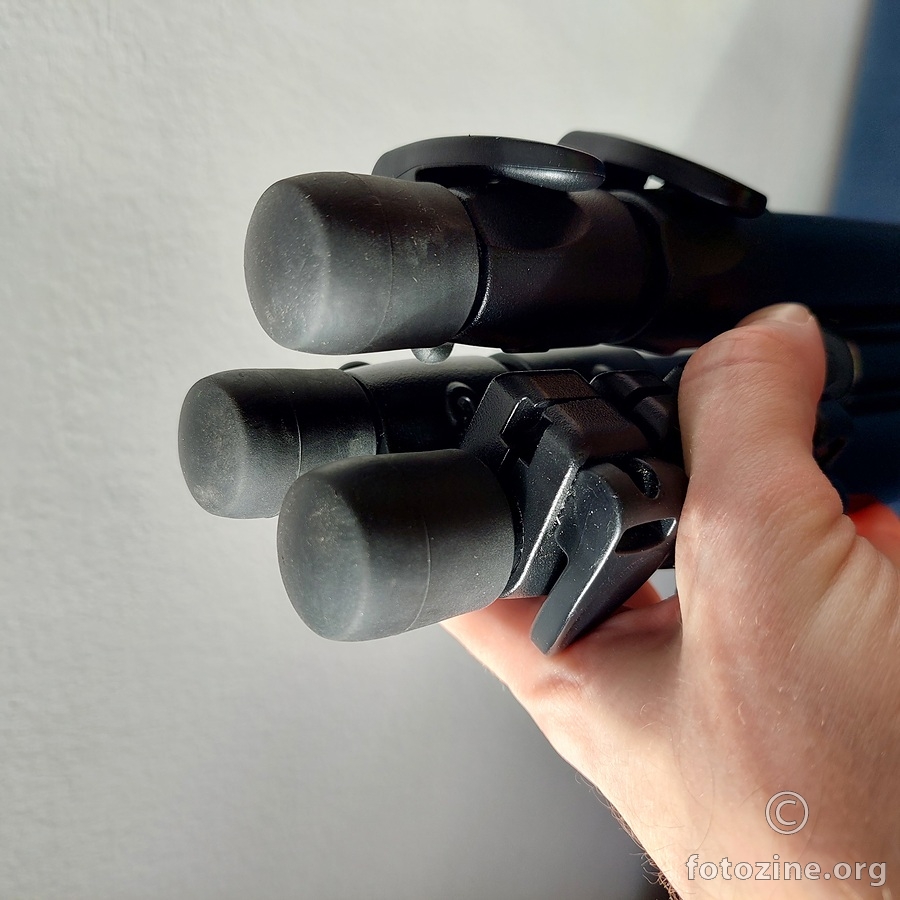Manfrotto 055XPROB + 488RC2
