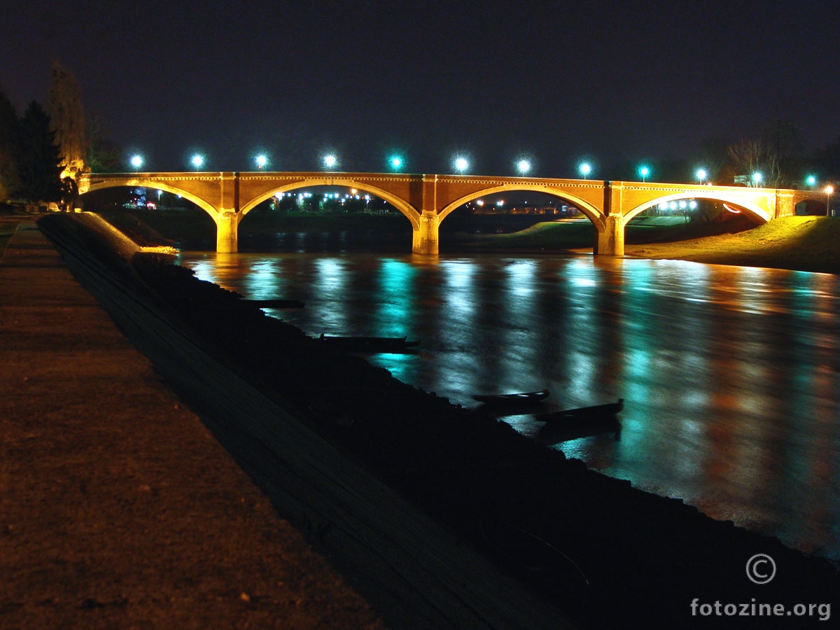 most noću