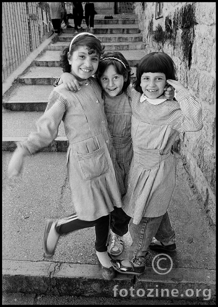Učenice osnovne škole u Jerusalimu  