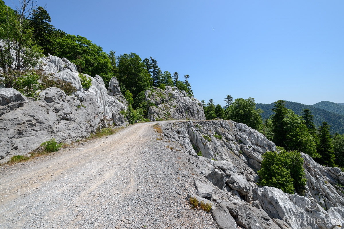 Uzdužna velebitska cesta