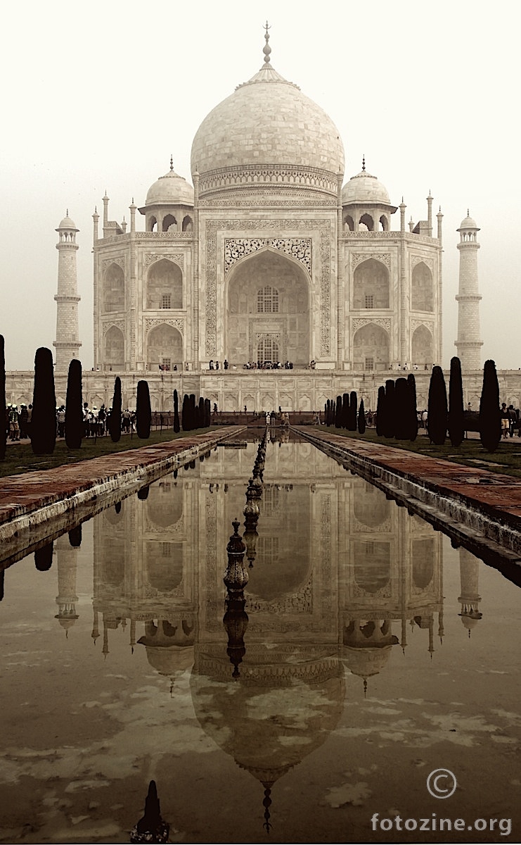 old fashion symmetry of Taj Mahal
