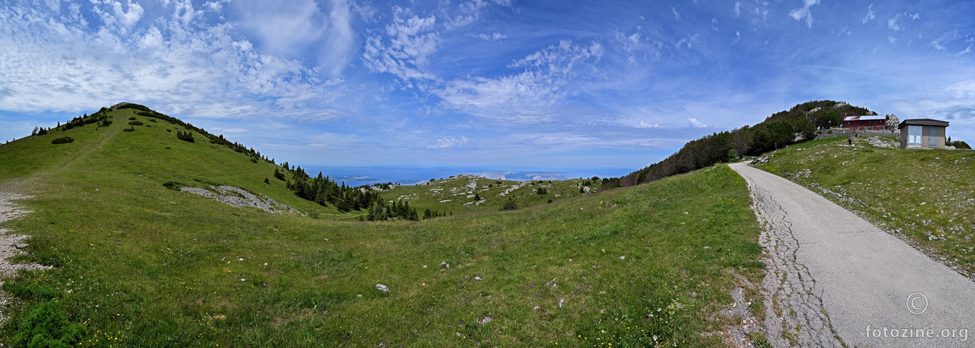 Zavižanska Velika kosa 1622m i Zavižan 1594m ispod Vučjaka 1644m