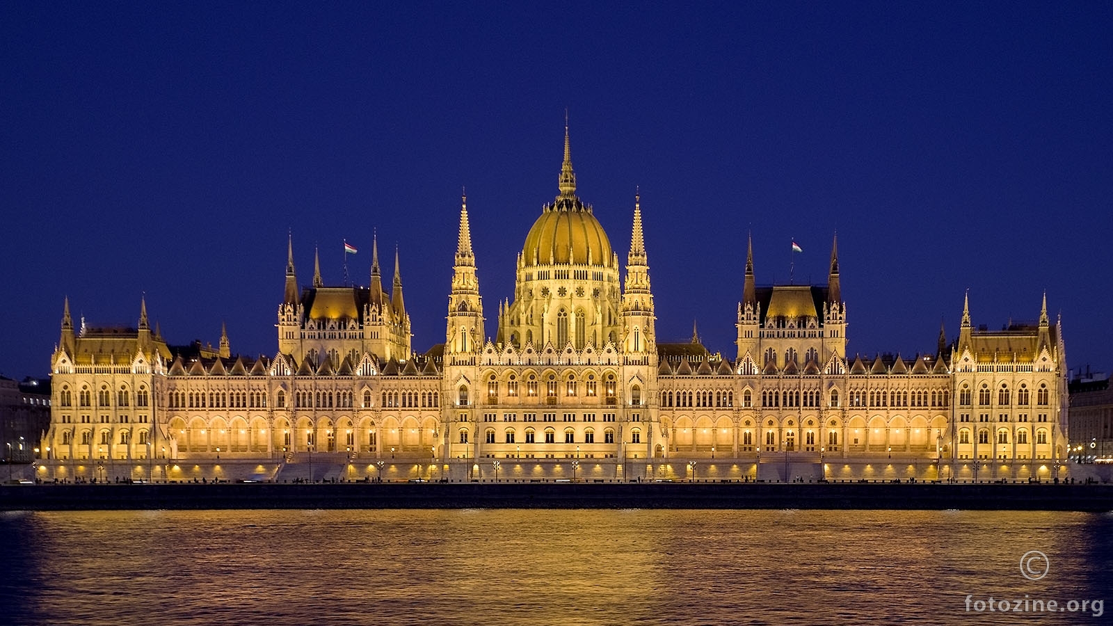 nije Brooklynski i nije Manhattan već je Széchenyijev lančani most i Budimpešta