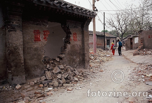 demoliranje starih naselja se širi poput metastaze. peking 2007.