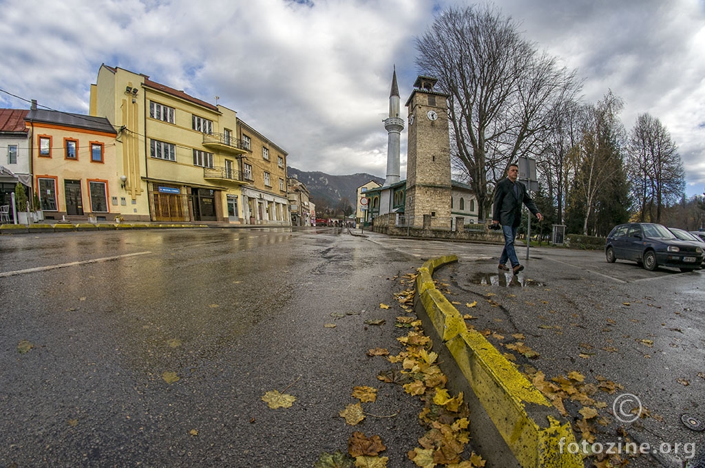 Travnik nedjeljom , a jesen