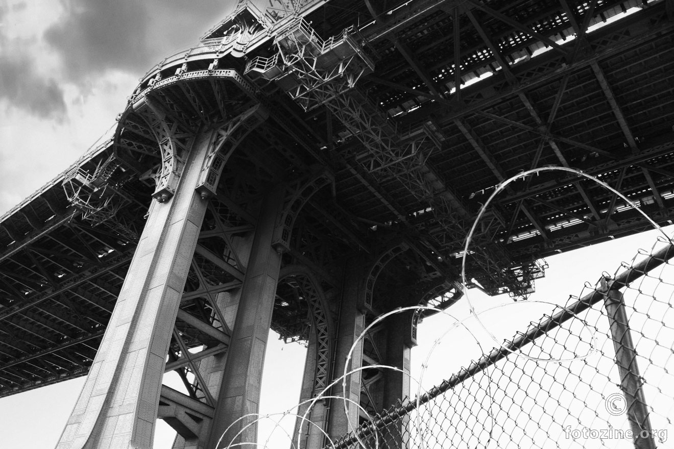 Ispod Brooklyn bridge